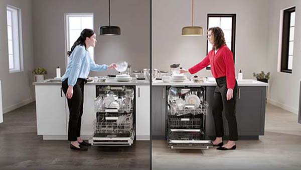 Head-to-head comparison of the KitchAid Freeflex dishwasher vs. the Bosch MyWay rack. 