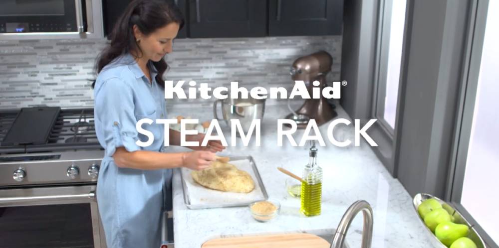 The KitchenAid Slide-In Steam Rack makes it easy to cook with the flavor-enhancing power of steam.